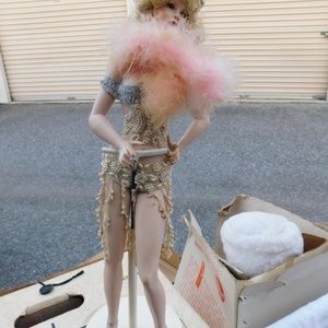 Paradise Galleries Yvette Las Vegas Porcelain Doll